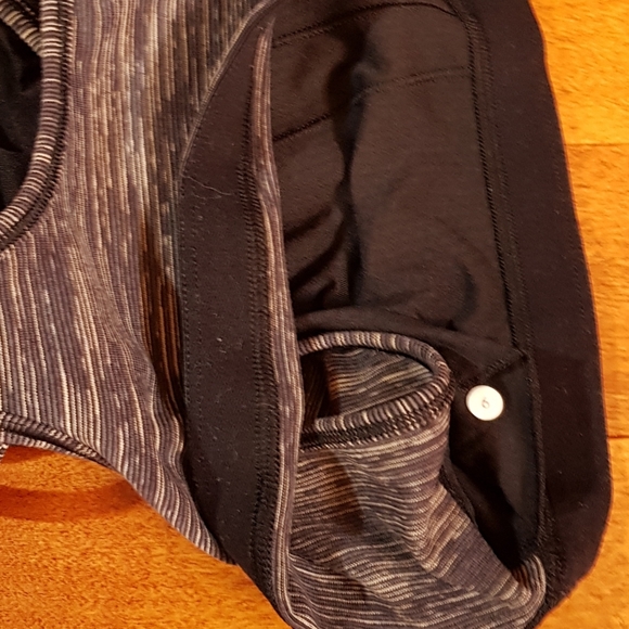 Lululemon Athletics Let it Loose Top Tank With Bra - Picture 3 of 3